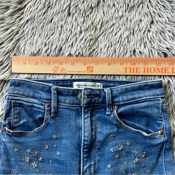 Abercrombie and Fitch- 26- Super Skinny Ankle High Rise Jeans Embroidered Stars - Picture 5 of 9